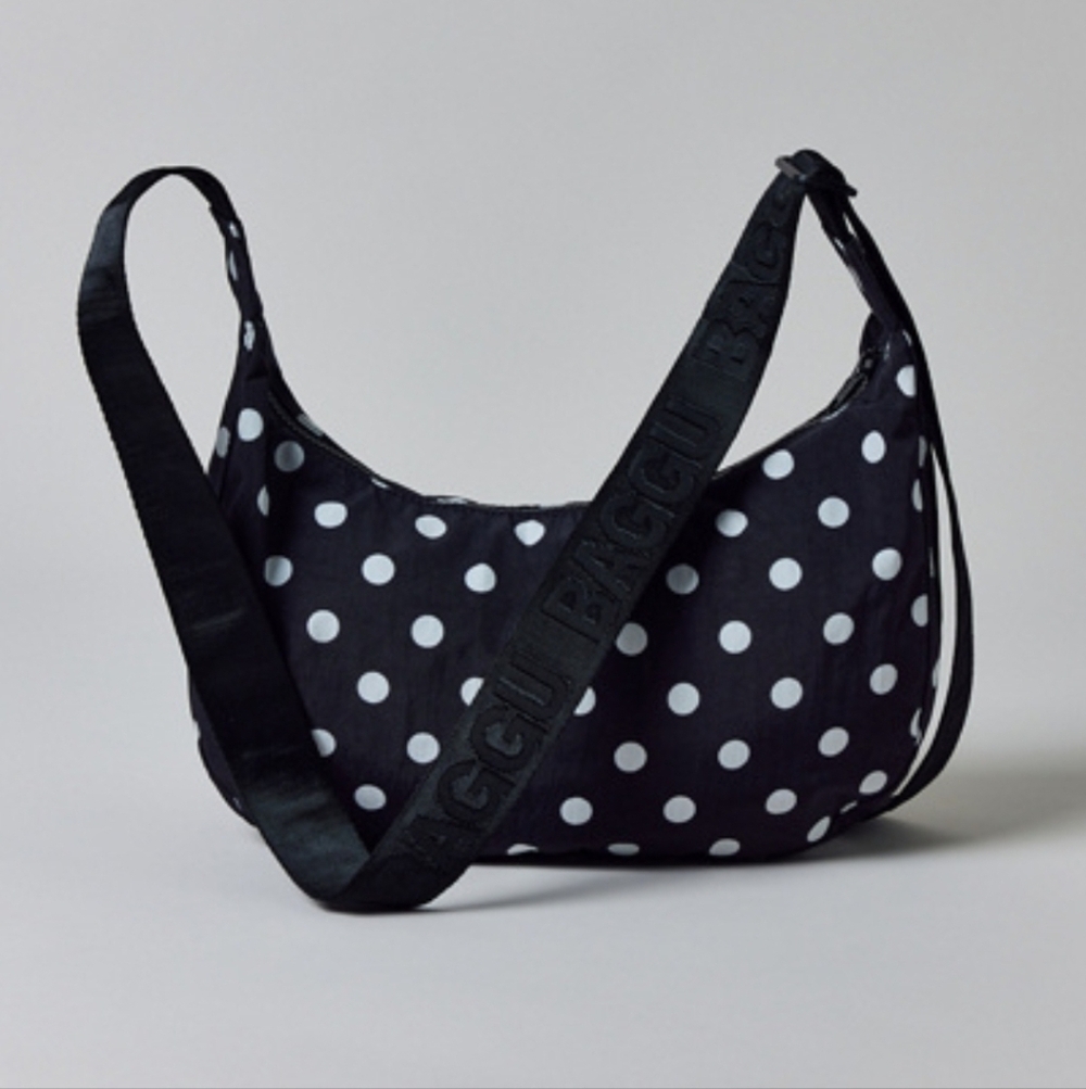 🖤 NWT BAGGU Medium Nylon Crescent Bag, Black & White Polkadots 🖤 UO Exclusive!